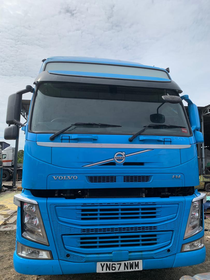 UNREGISTERED Volvo FM 4 D11K — 450HP